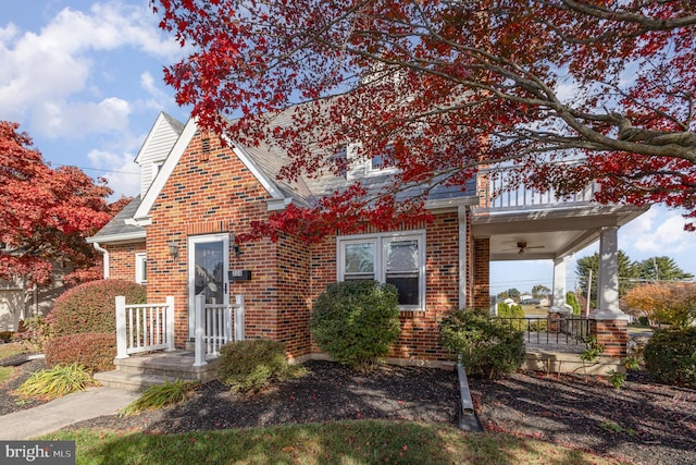 view of front of house with covered porch