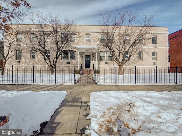 view of front facade