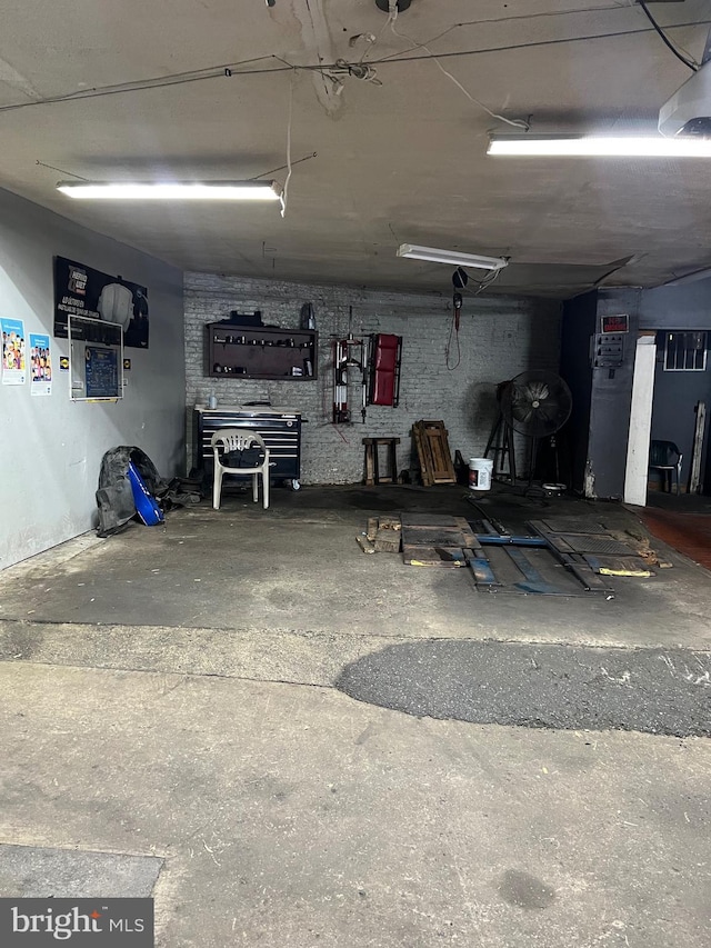 334 Mcknight St, Reading, PA 19601 - view of garage