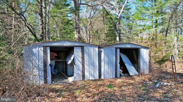 view of outbuilding