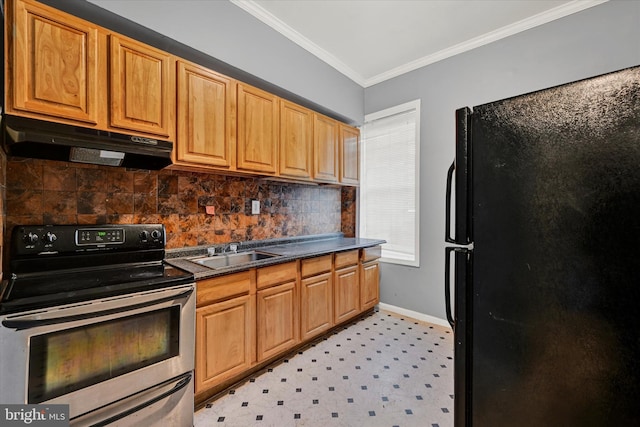 kitchen with backsplash, black fridge, stainless steel electric range oven, crown molding, and sink