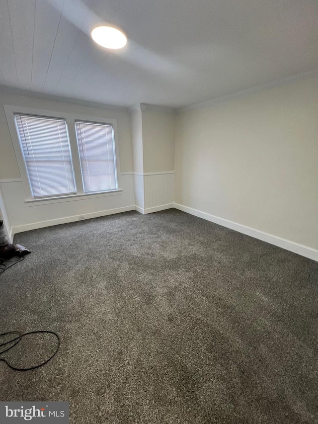 spare room with carpet flooring