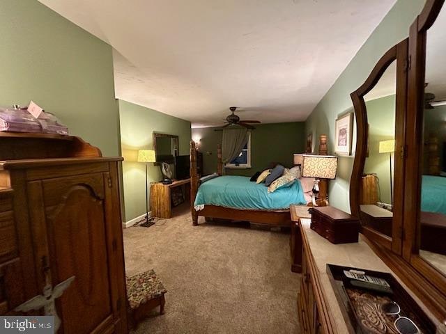 view of carpeted bedroom