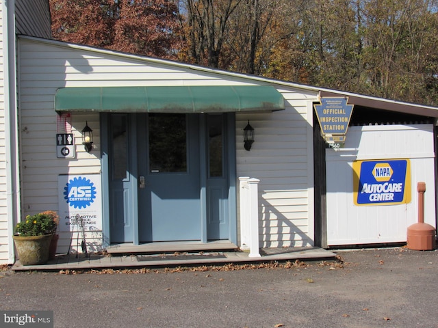 view of entrance to property