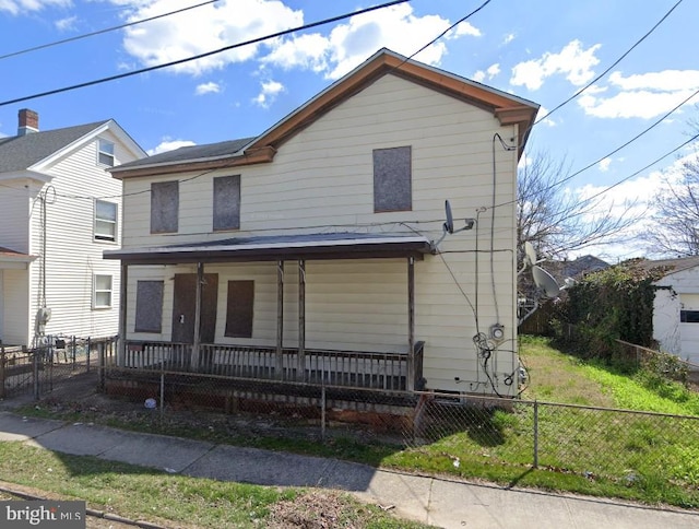 view of front facade featuring a porch