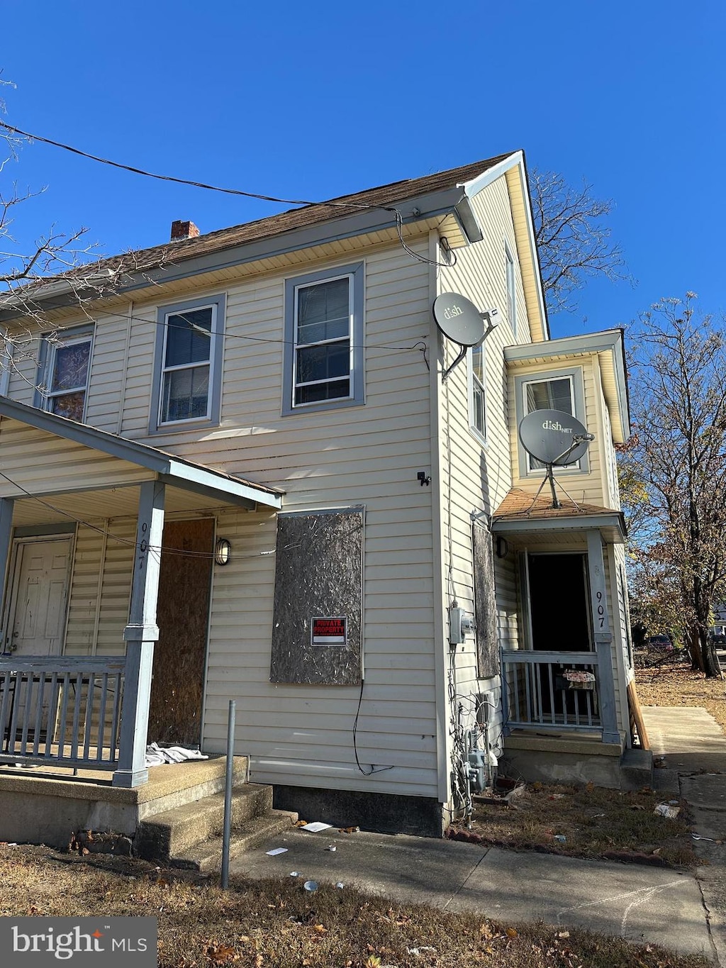 view of front facade featuring covered porch