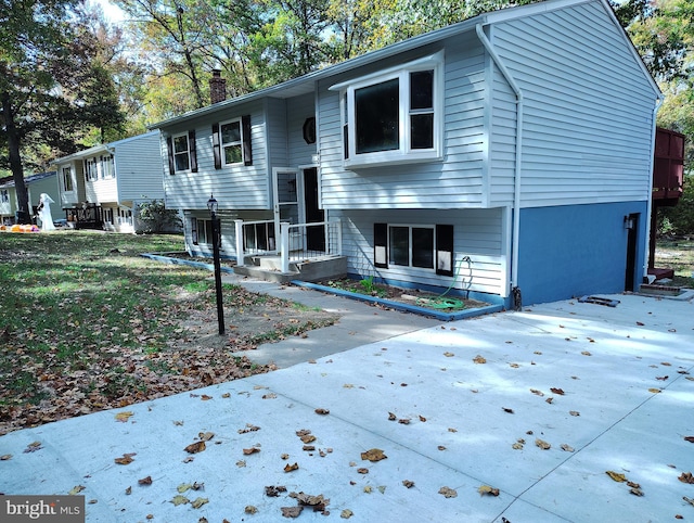 view of front of property