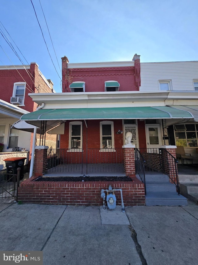 multi unit property with a porch