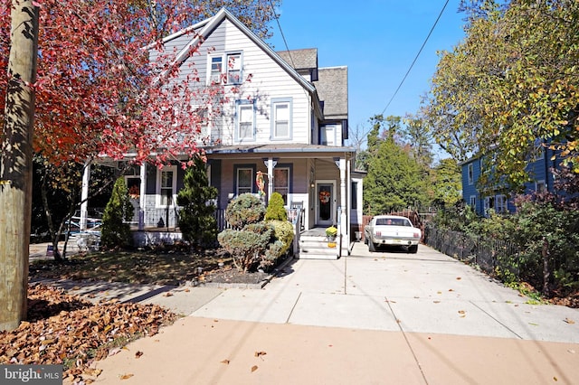 view of front of property with covered porch