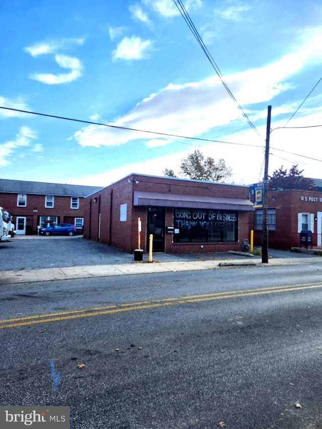 230 Holmes Rd, Holmes, PA 19043 - exterior space