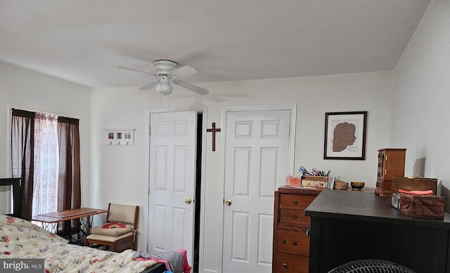 bedroom featuring ceiling fan