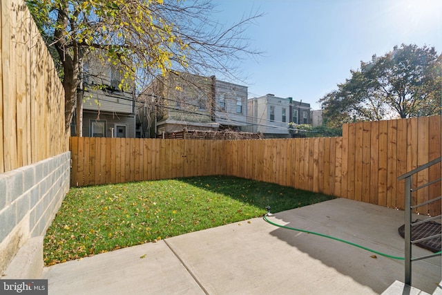 view of yard with a patio