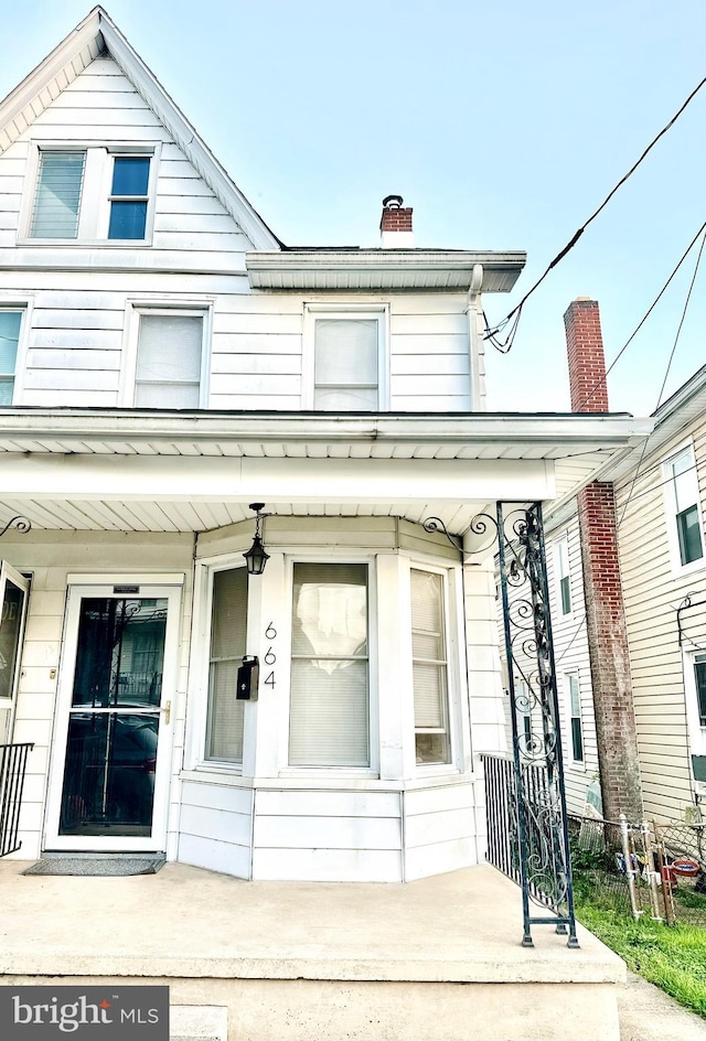 view of front of home featuring a porch