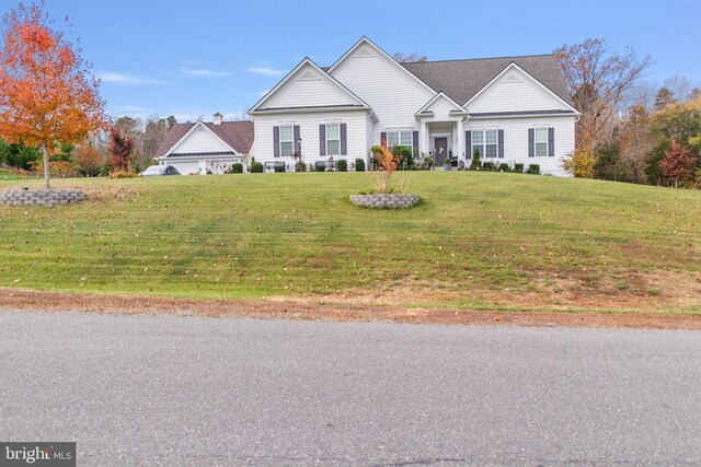 view of front of house featuring a front yard