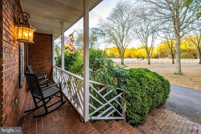 balcony with a porch