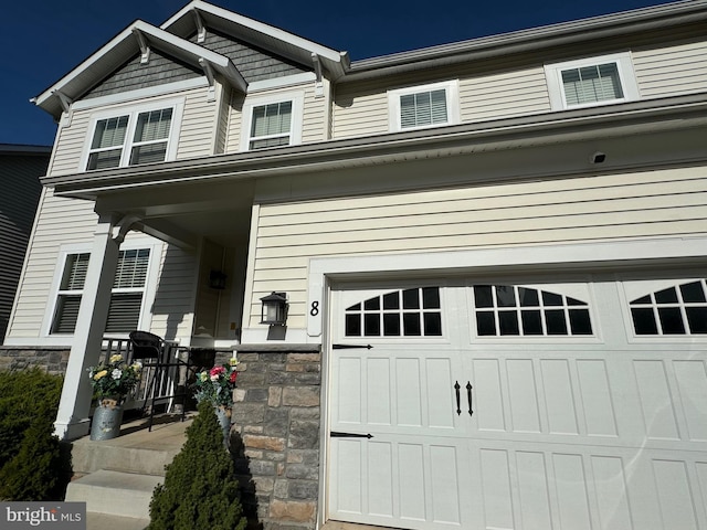 view of front of home featuring covered porch