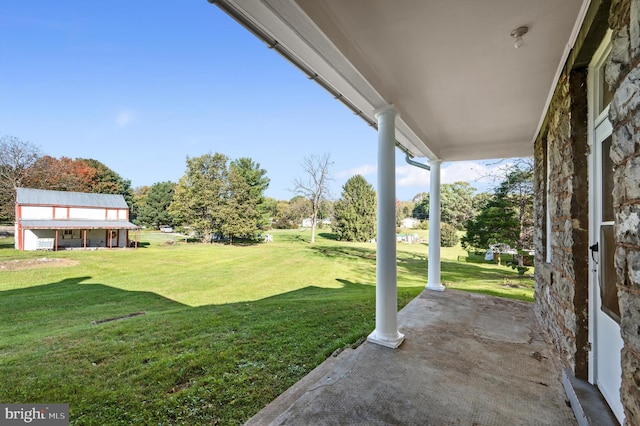 view of yard with a patio