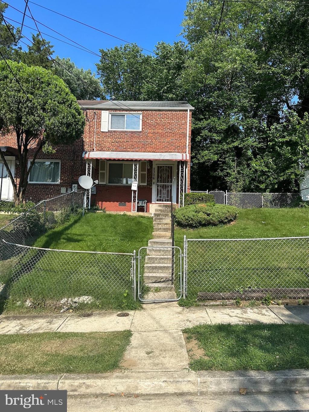 view of front of home with covered porch