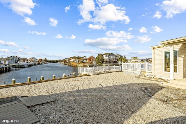 view of yard featuring a water view