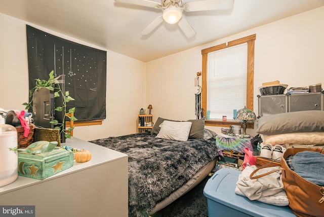 bedroom featuring ceiling fan