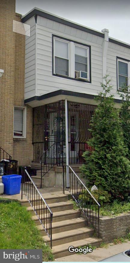 view of front of property with a porch