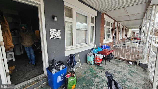 view of patio / terrace with covered porch