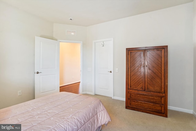 bedroom with carpet flooring