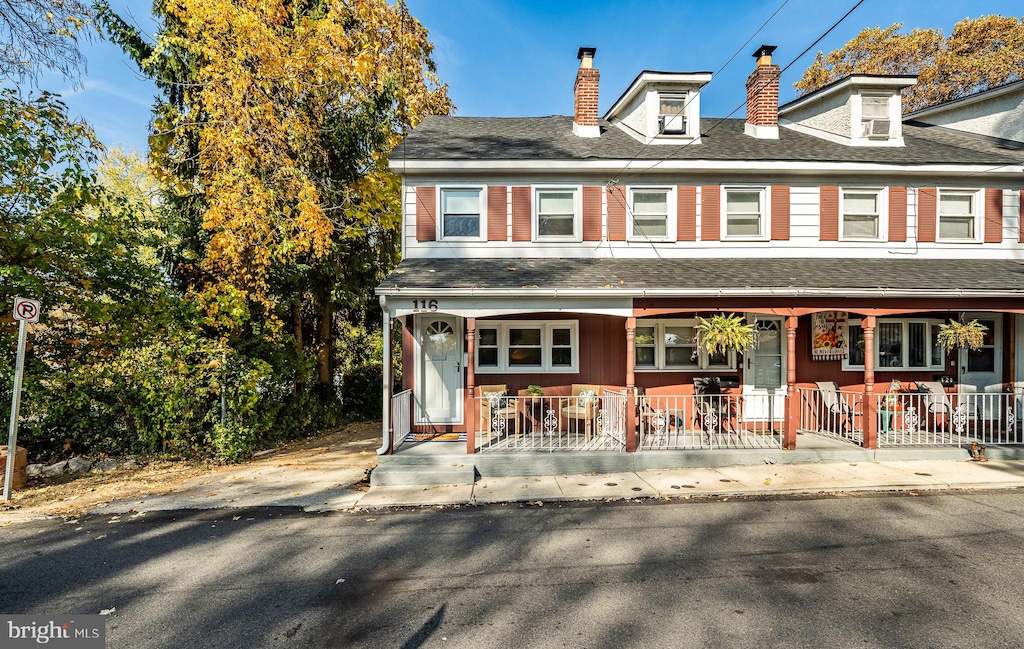 view of front of house with covered porch