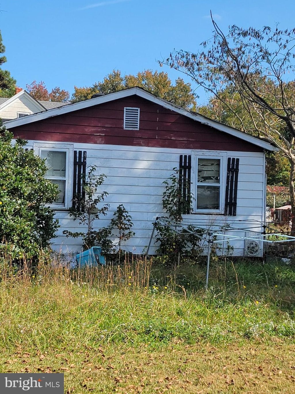 view of side of property