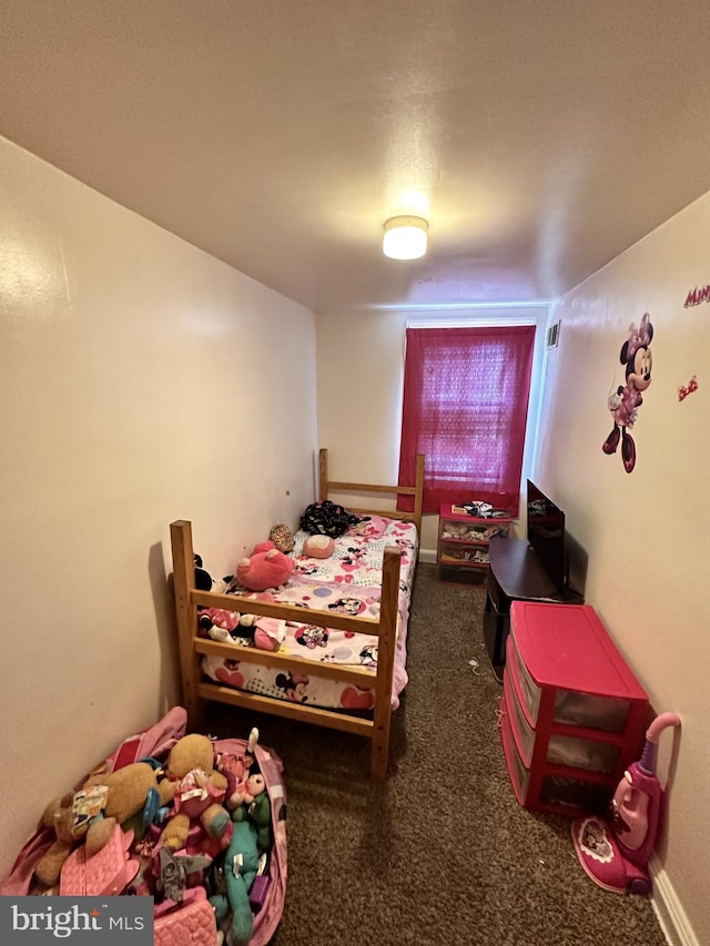 bedroom featuring carpet floors