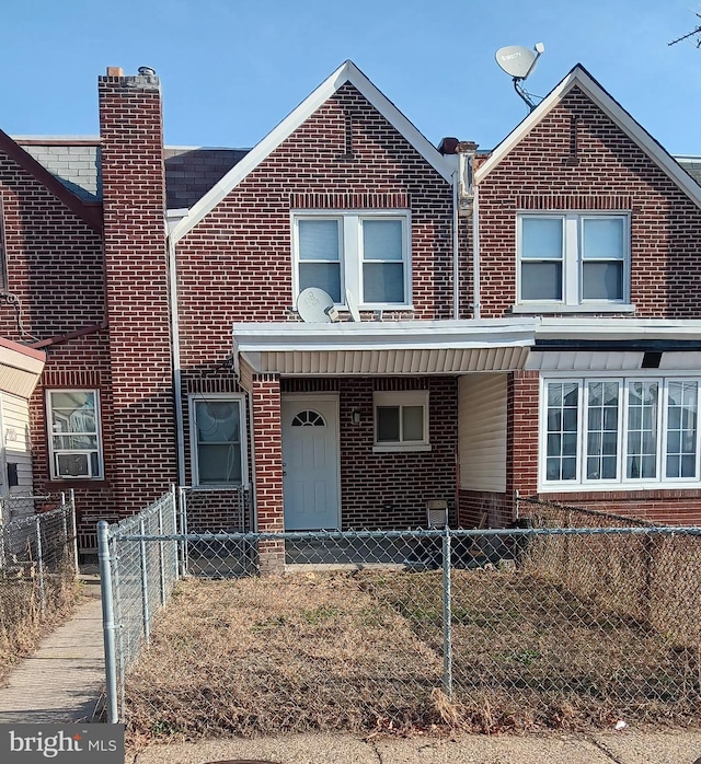 multi unit property featuring a porch