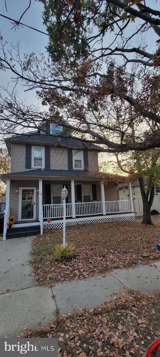 view of front facade with a porch