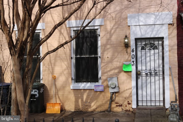 403 O St NW, Washington, DC 20001 - property entrance with brick siding