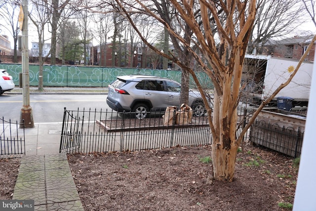 403 O St NW, Washington, DC 20001 - view of yard featuring fence