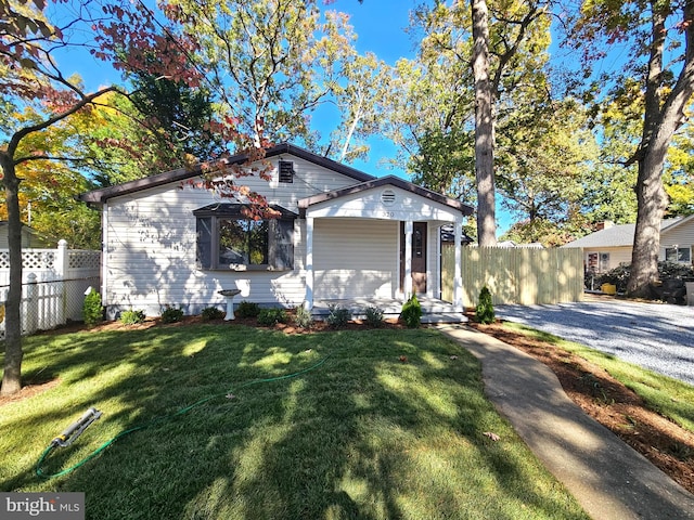 view of front of house with a front yard