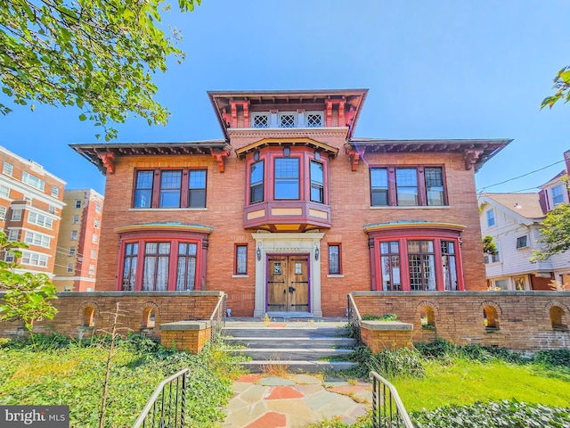 view of italianate home