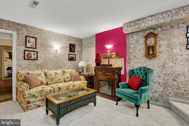 3121 Pineview Dr, Dover, PA 17315 - living area featuring visible vents