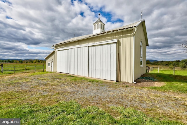 43086 Lucketts Rd, Leesburg, VA 20176 - view of pole building with a yard and fence