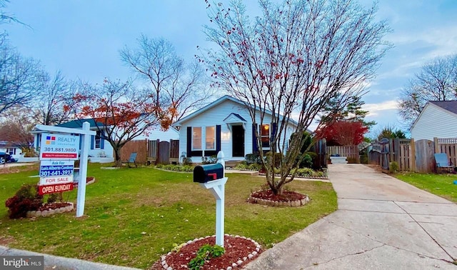 view of front of property with a front yard