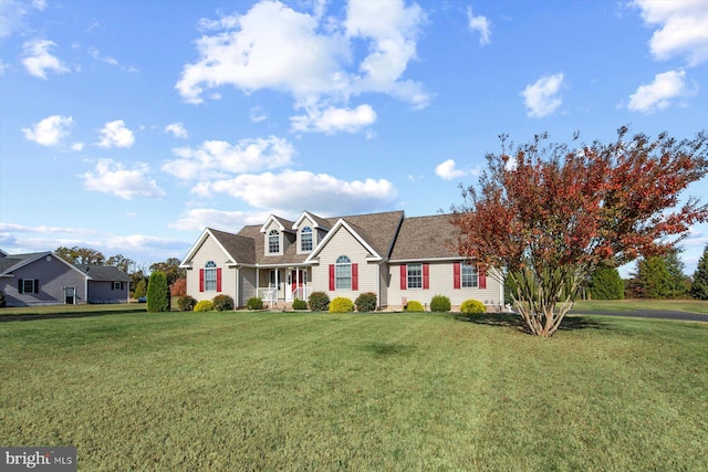 view of front of home featuring a front lawn