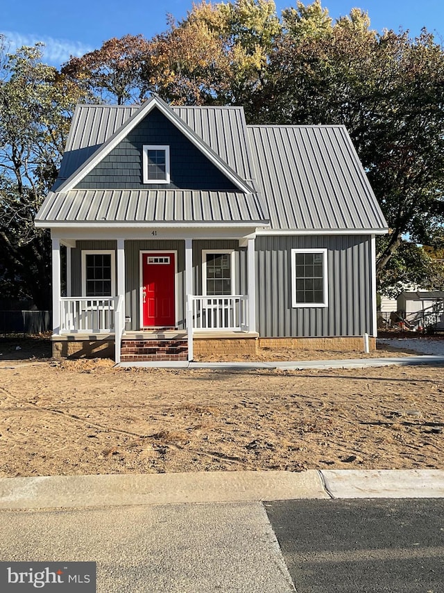 view of front of property with covered porch