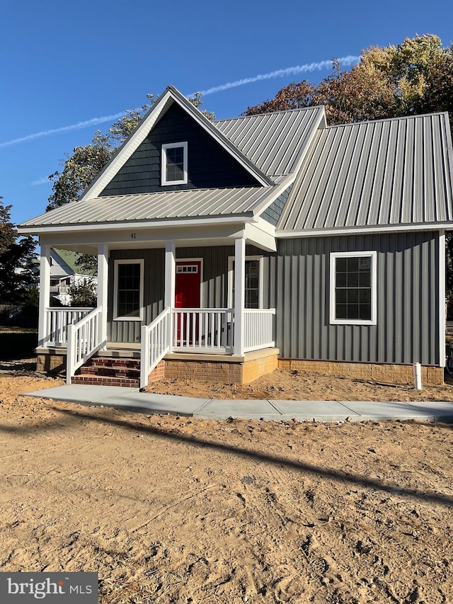 view of front of house featuring covered porch