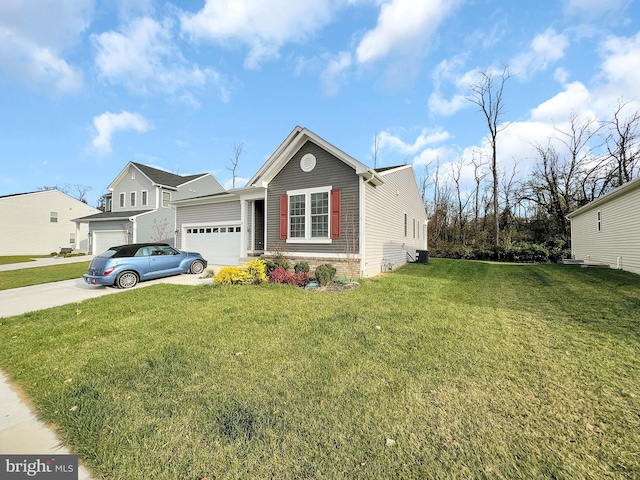 view of front facade featuring a front yard