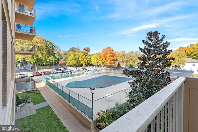 view of swimming pool