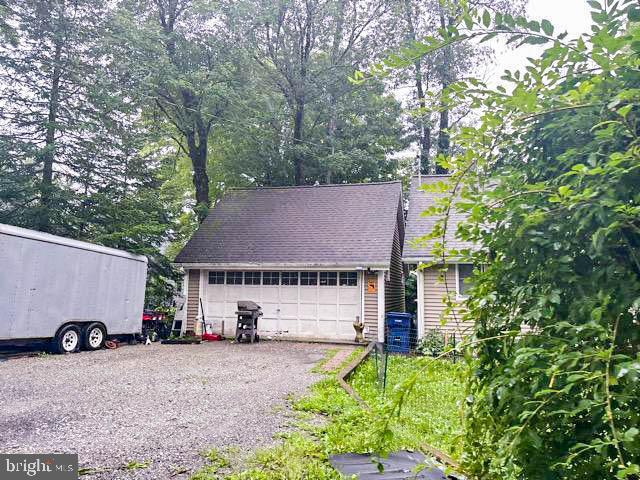 detached garage with cooling unit