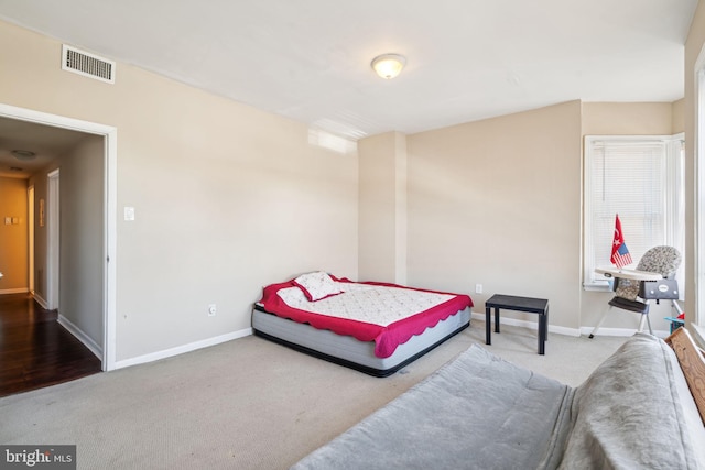 bedroom featuring carpet flooring