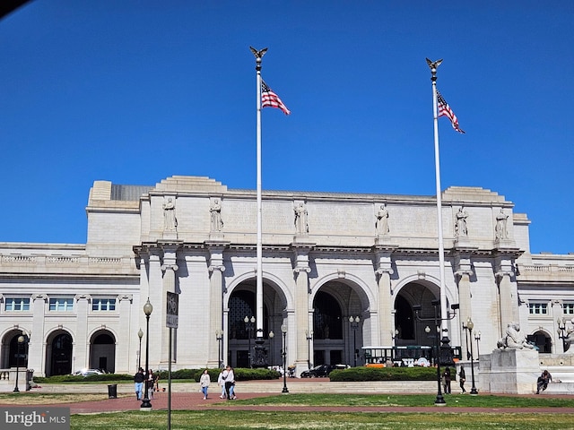 view of building exterior