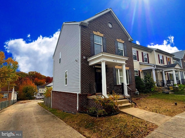 view of front of property