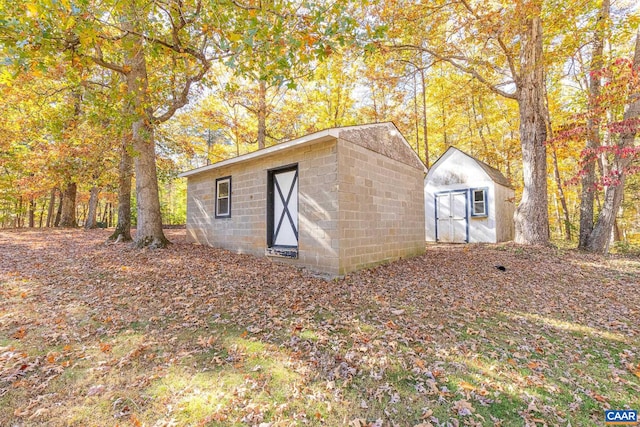 view of outbuilding