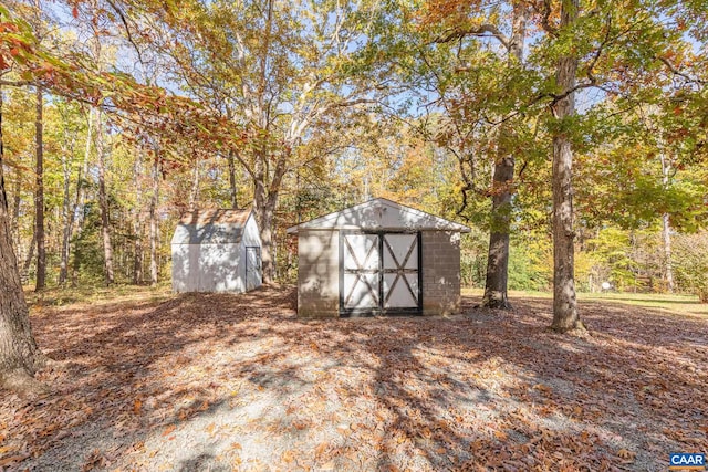 view of outbuilding